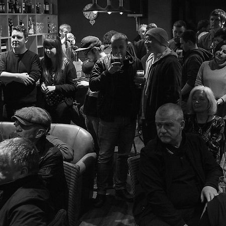 Ty Glyndwr Bunkhouse, Bar And Cafe Vandrehjem Caernarfon Eksteriør billede