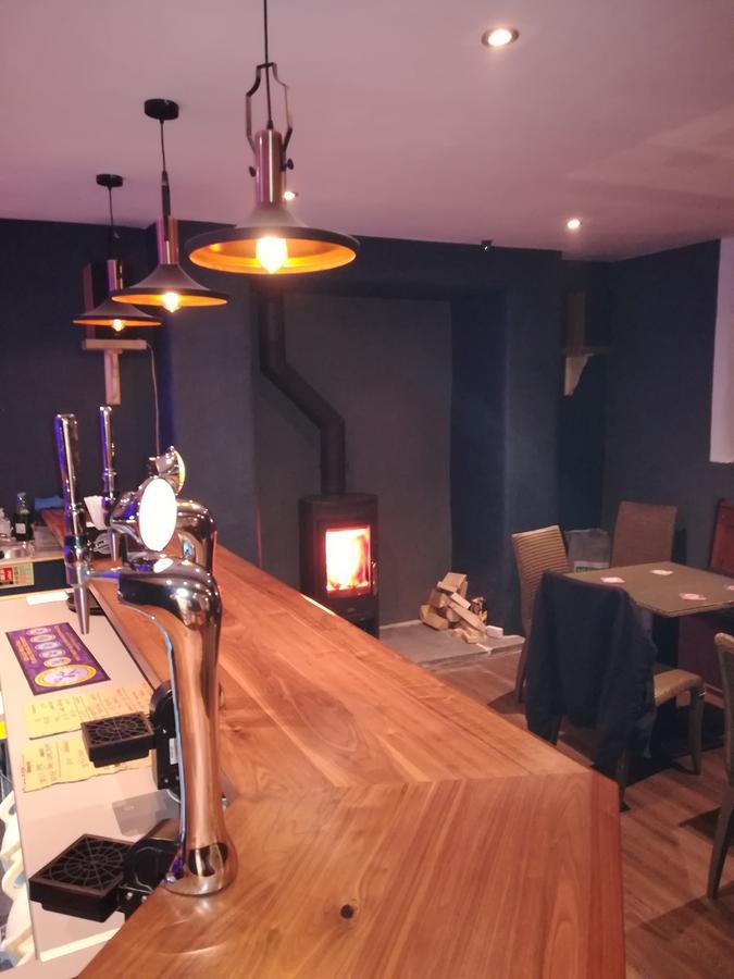 Ty Glyndwr Bunkhouse, Bar And Cafe Vandrehjem Caernarfon Eksteriør billede