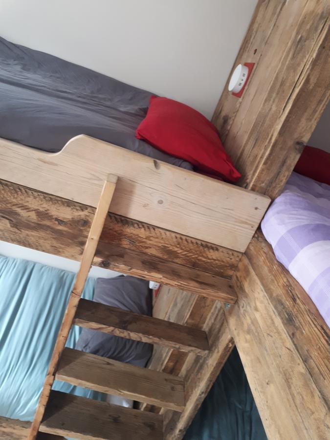 Ty Glyndwr Bunkhouse, Bar And Cafe Vandrehjem Caernarfon Eksteriør billede