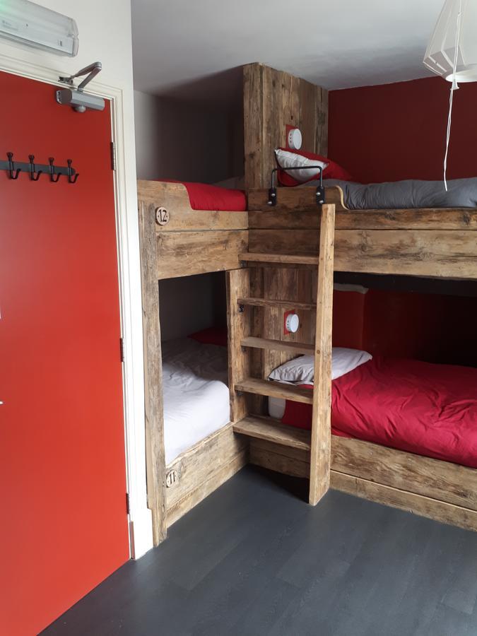 Ty Glyndwr Bunkhouse, Bar And Cafe Vandrehjem Caernarfon Eksteriør billede